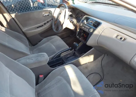 2000 Honda Accord 3.0 Lx from USA, damaged, VIN 1HGCG1643YA059947